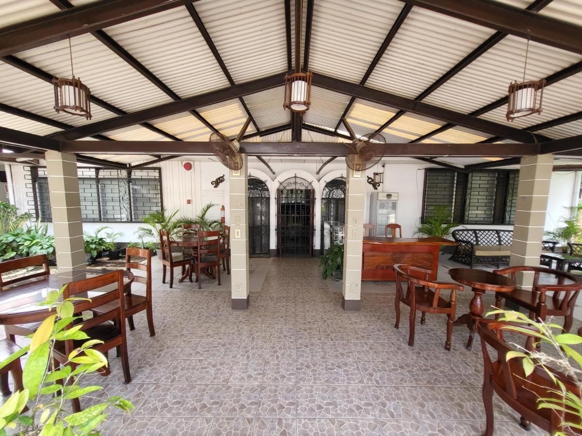 Ayahay Sa Matutina Puerto Princesa Exterior foto